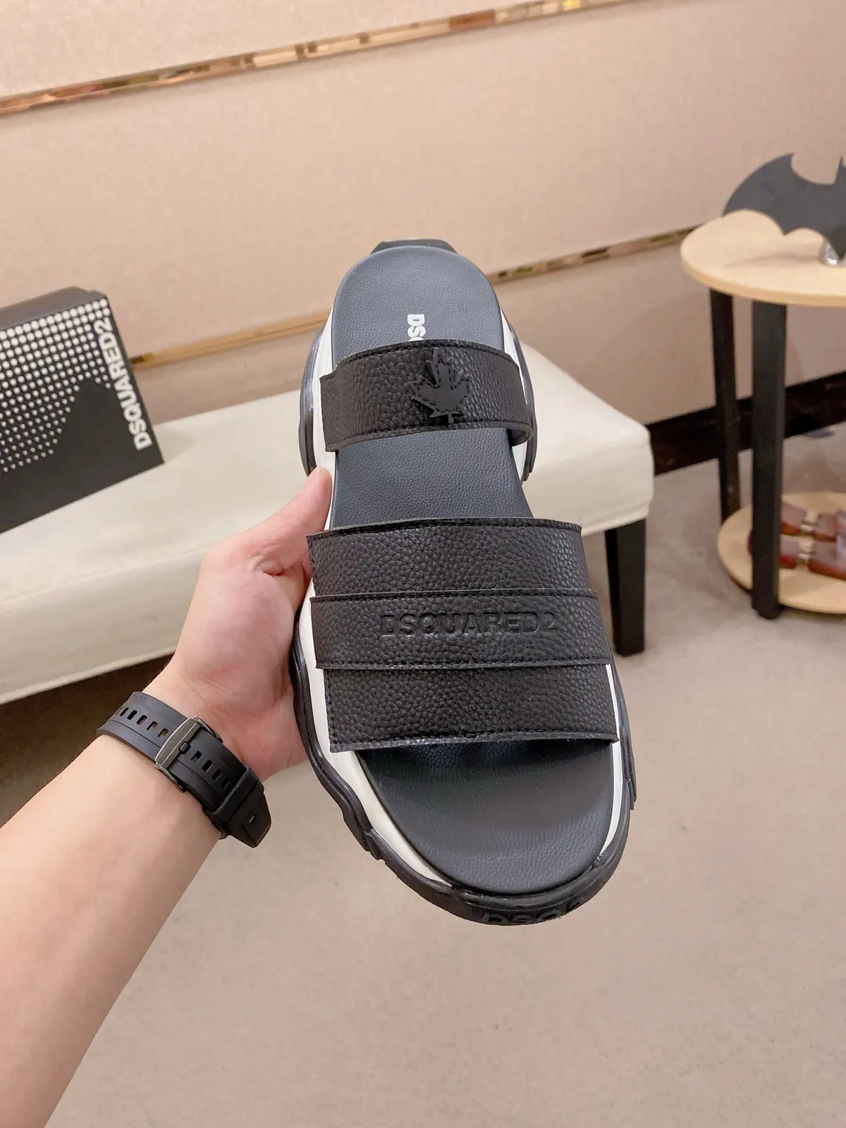 Moncler男 Style Leather Men's Shoes Lookbook Reference image 2