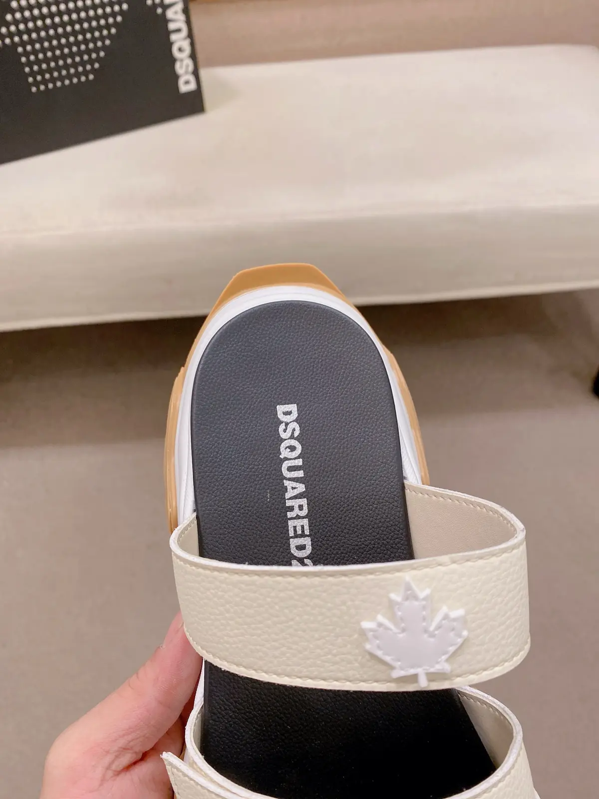 Moncler男 Style Leather Men's Shoes Lookbook Reference image 5