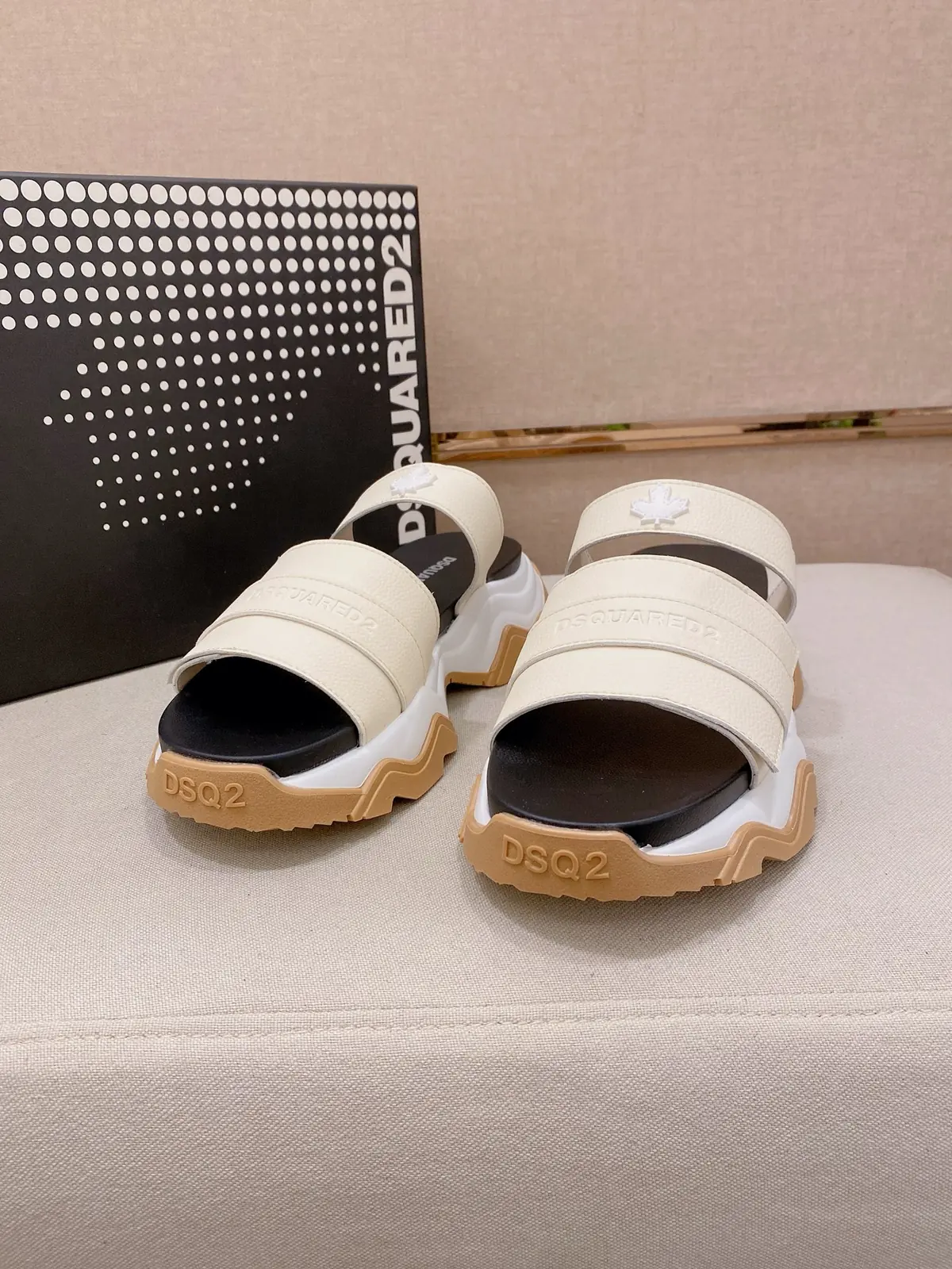 Moncler男 Style Leather Men's Shoes Lookbook Reference image 6