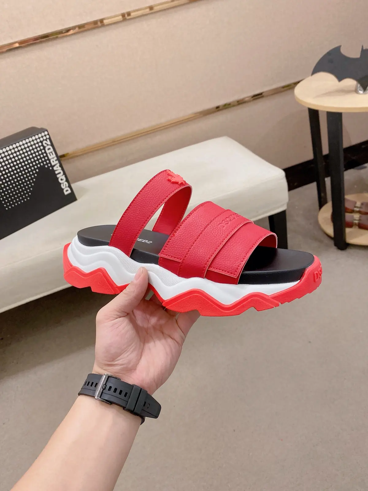 Moncler男 Style Leather Men's Shoes Lookbook Reference image 4