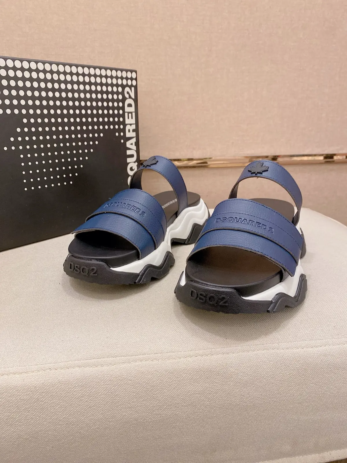 Moncler男 Style Leather Men's Shoes Lookbook Reference image 6