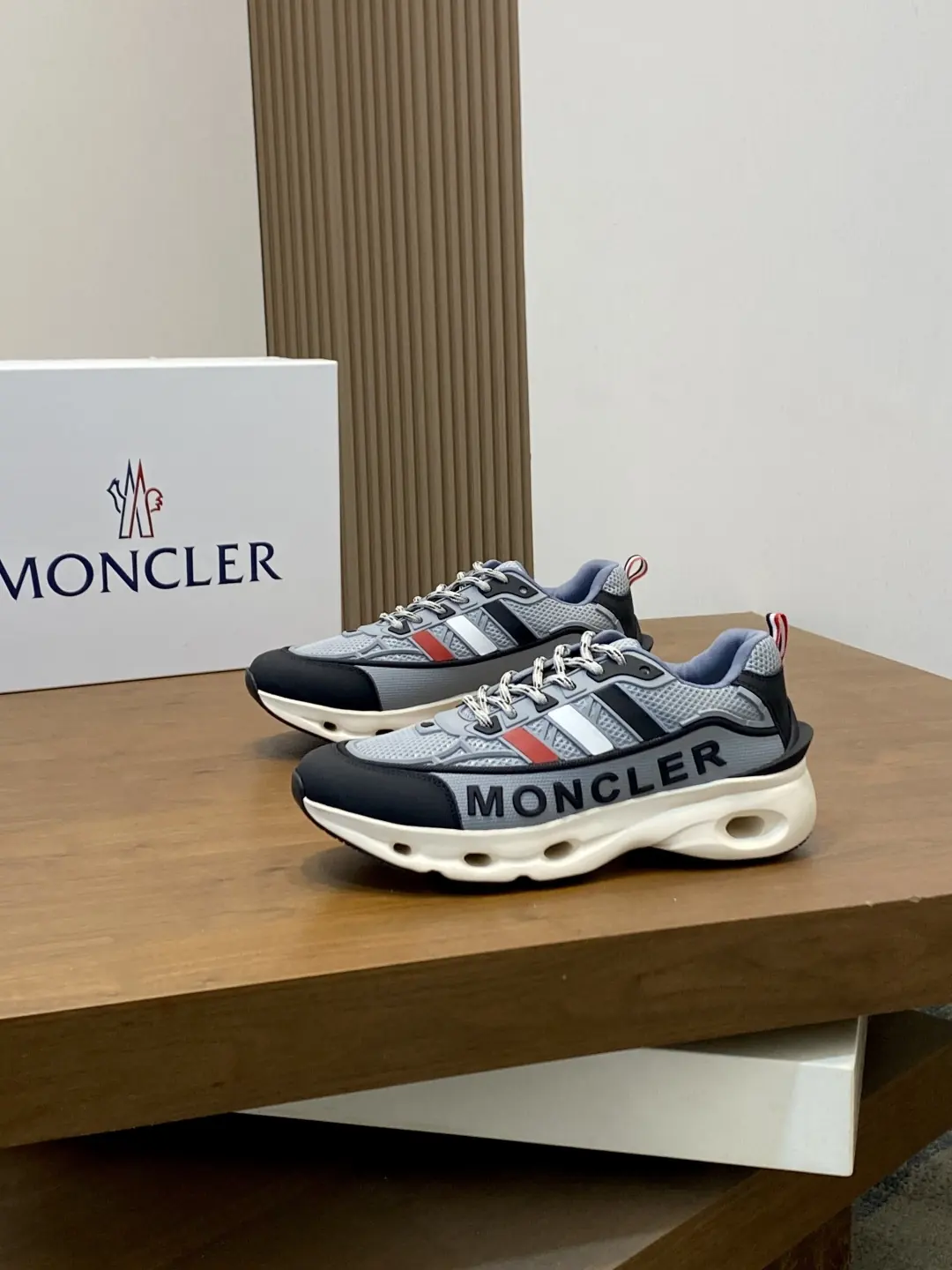 Moncler男 Style Men's Shoes Lookbook Reference image 3