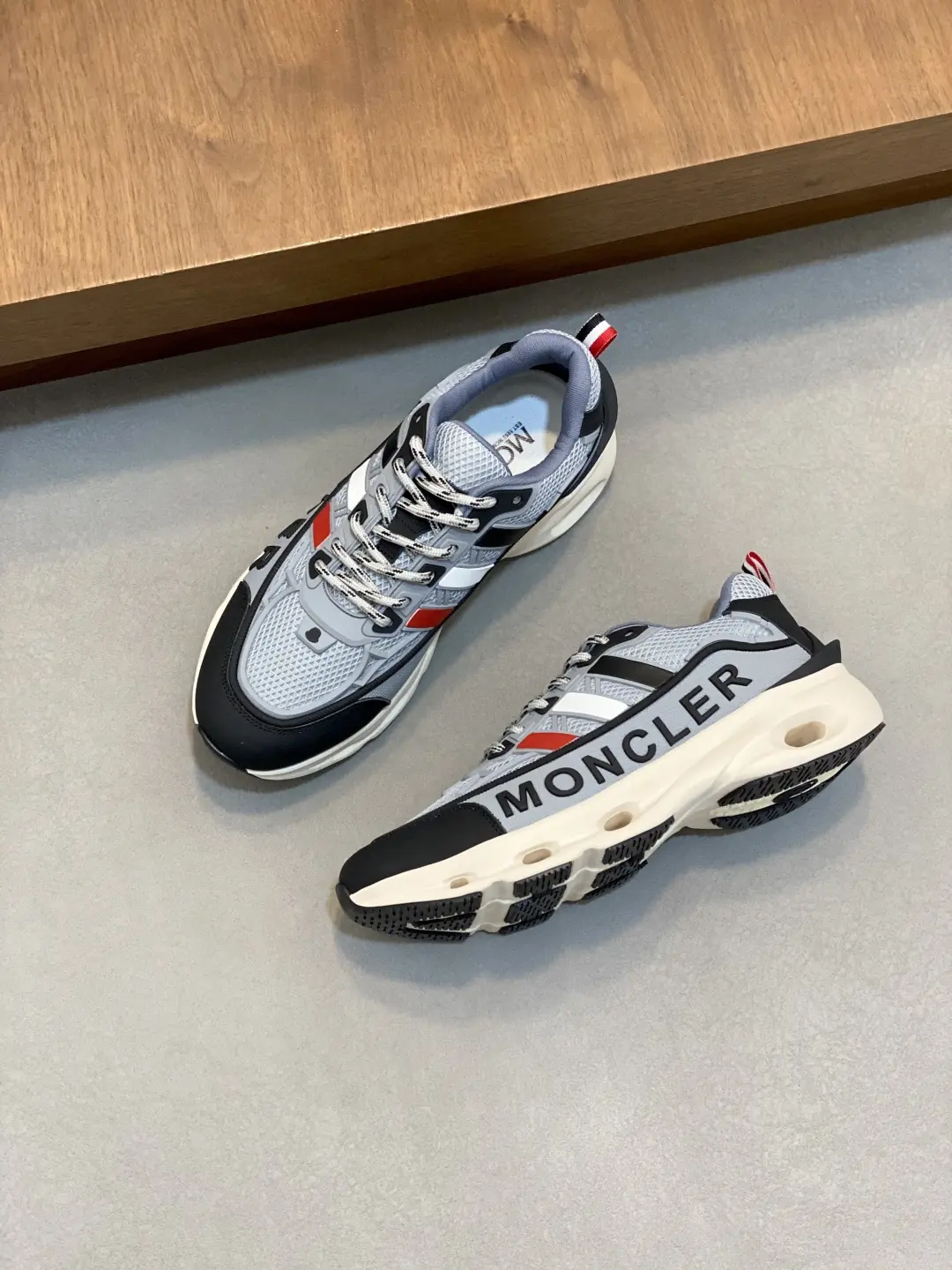 Moncler男 Style Men's Shoes Lookbook Reference image 5