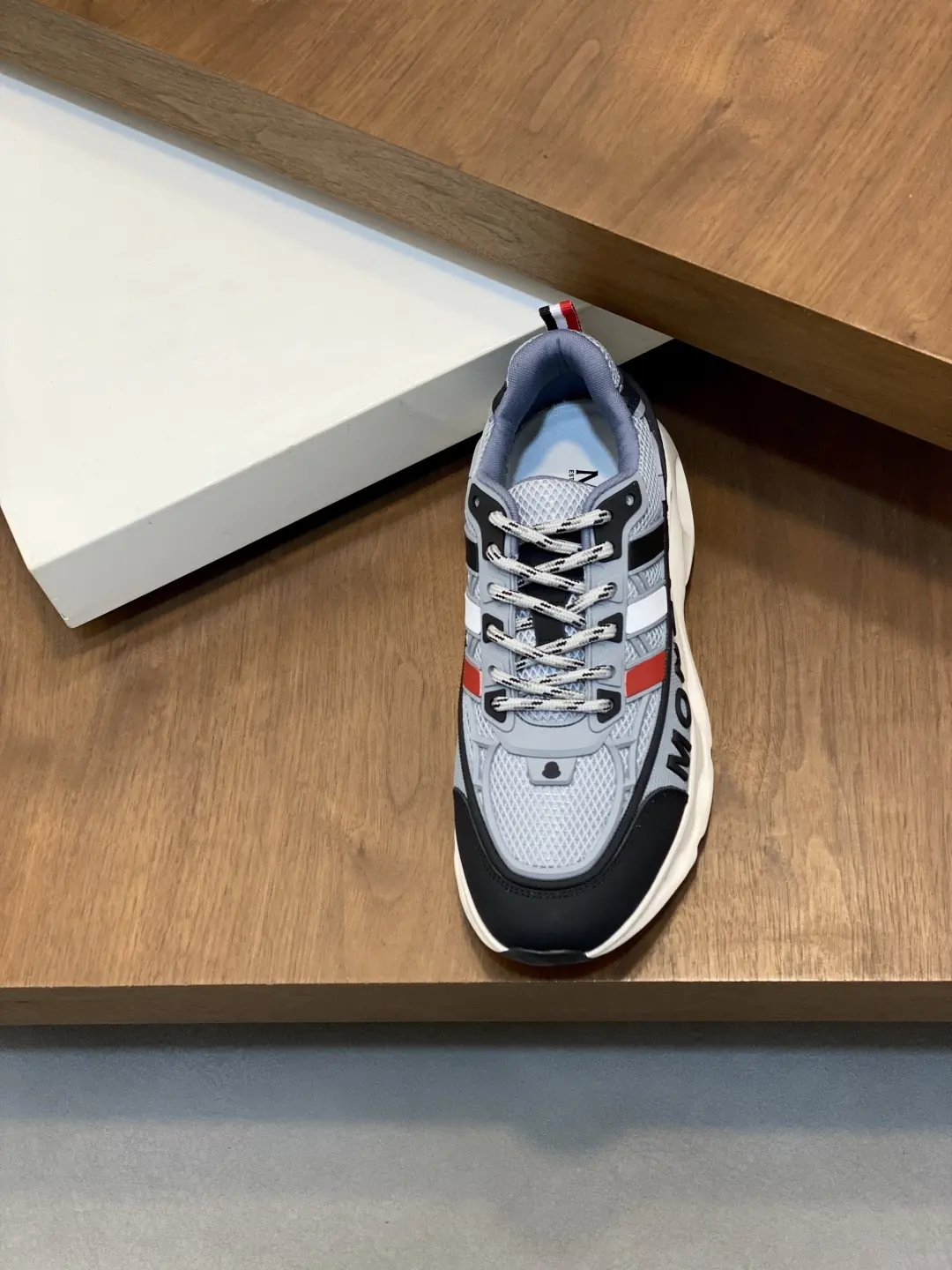 Moncler男 Style Men's Shoes Lookbook Reference image 6
