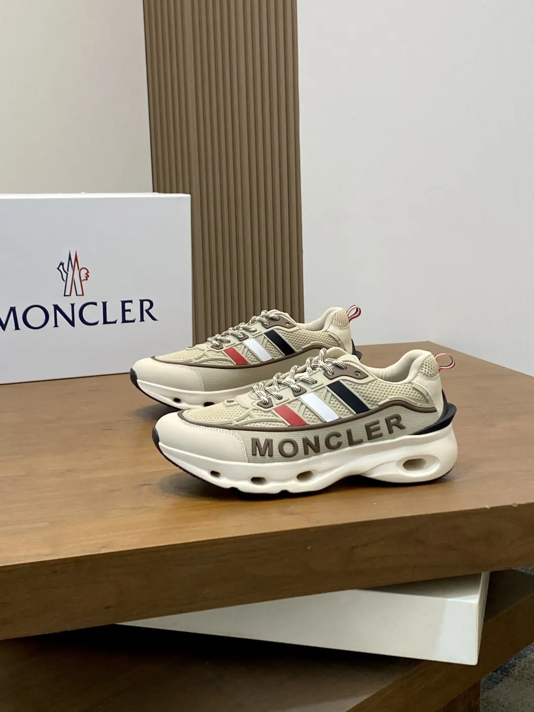 Moncler男 Style Men's Shoes Lookbook Reference image 3