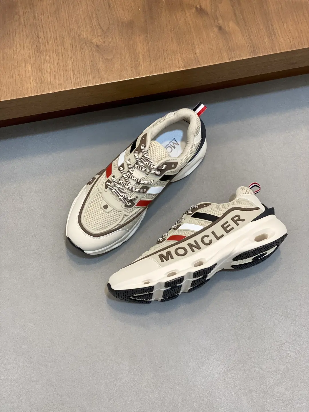 Moncler男 Style Men's Shoes Lookbook Reference image 5