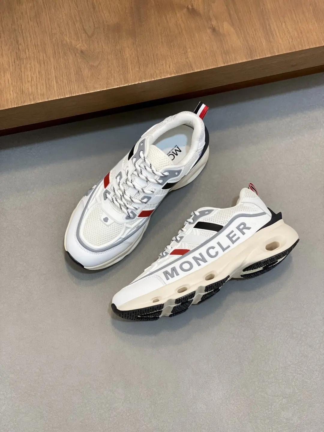 Moncler男 Style Men's Shoes Lookbook Reference image 5