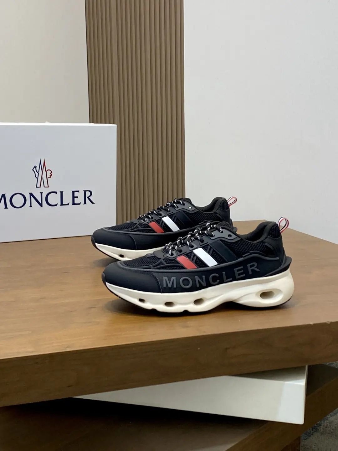 Moncler男 Style Men's Shoes Lookbook Reference image 3