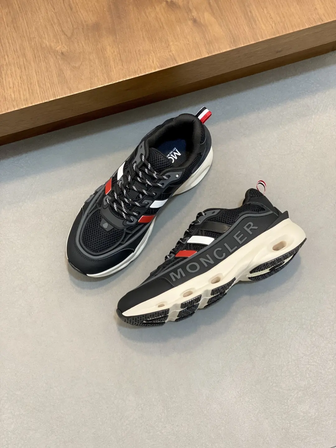 Moncler男 Style Men's Shoes Lookbook Reference image 5