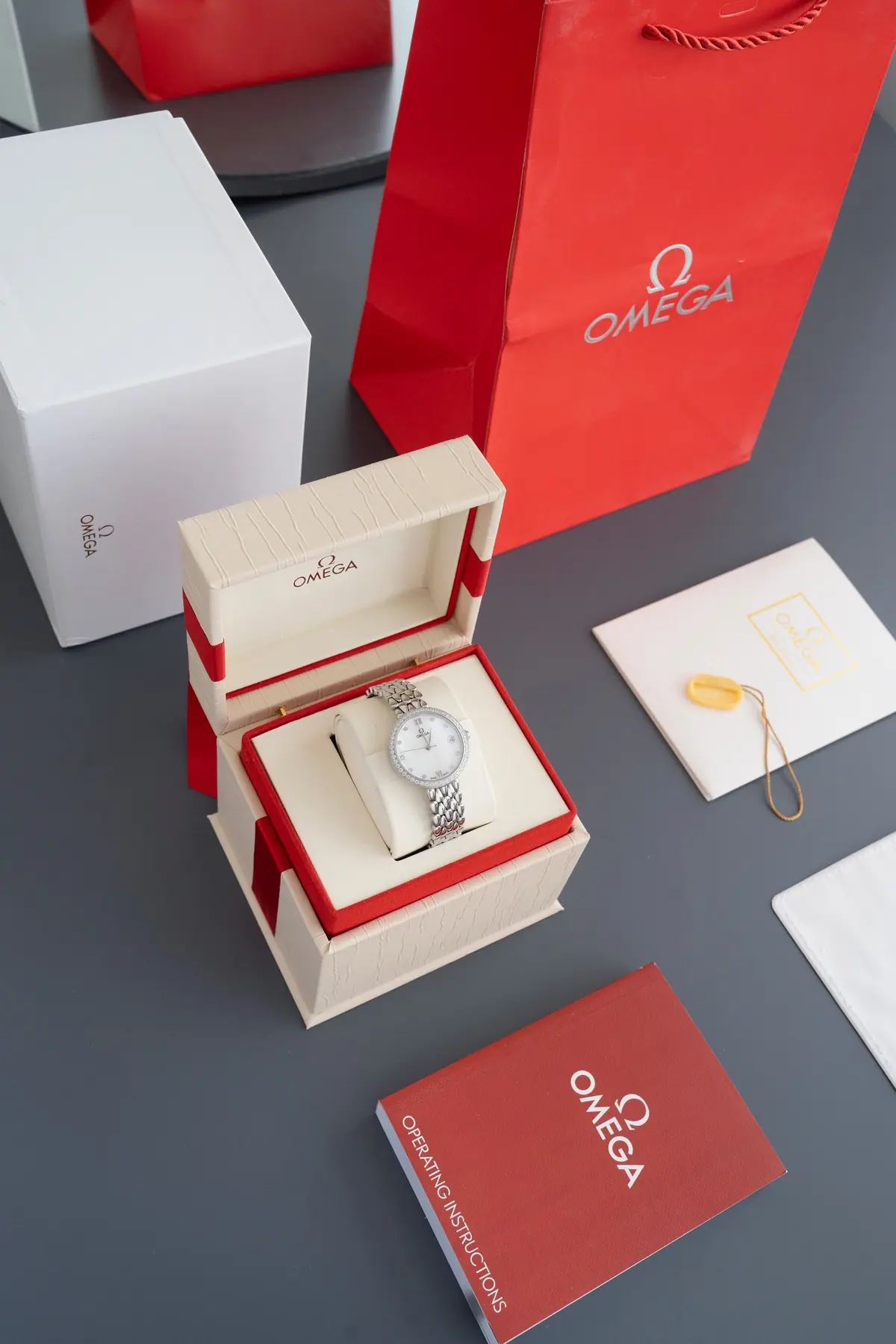Omega（欧米茄） Style Beige Watches Lookbook Reference image 1