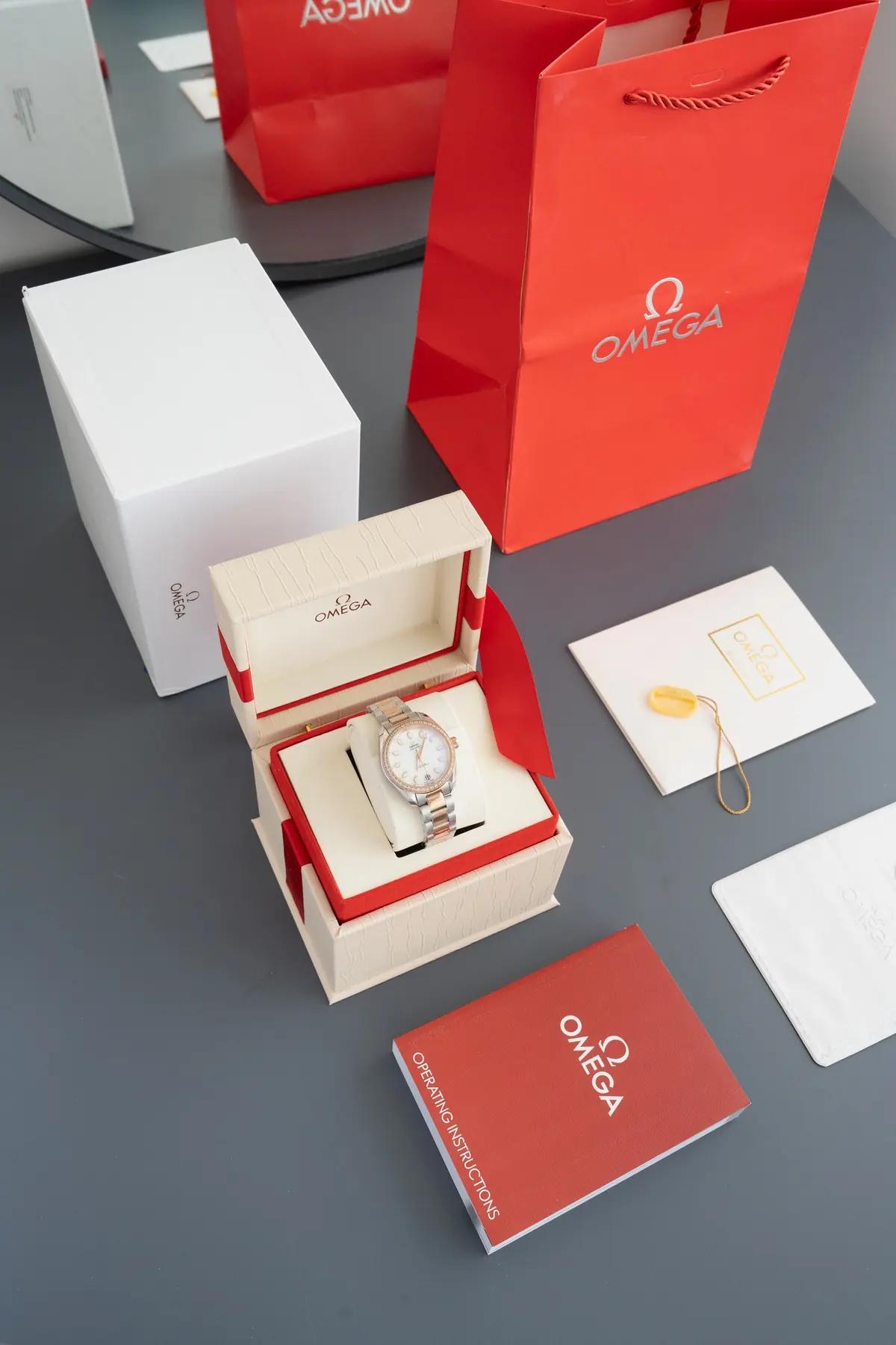 Omega（欧米茄） Style Beige Watches Lookbook Reference image 1
