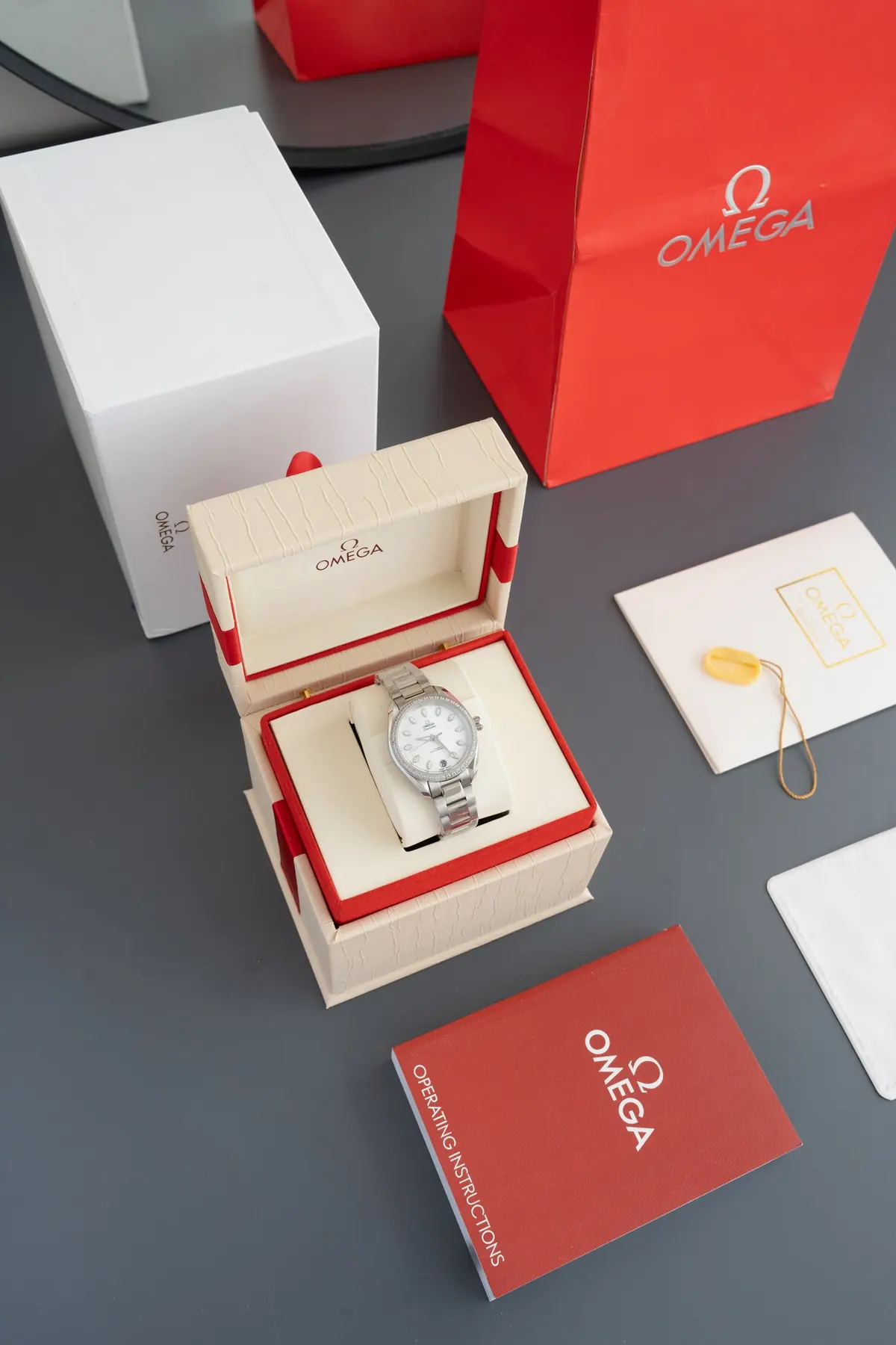Omega（欧米茄） Style Beige Watches Lookbook Reference image 1