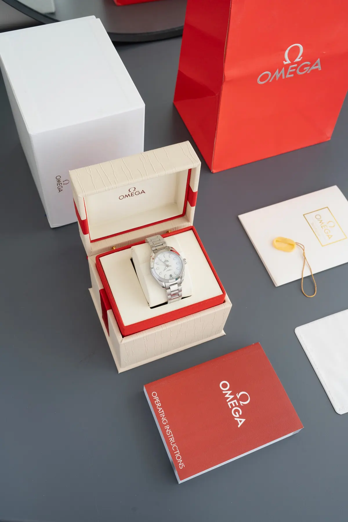 Omega（欧米茄） Style Beige Watches Lookbook Reference image 1