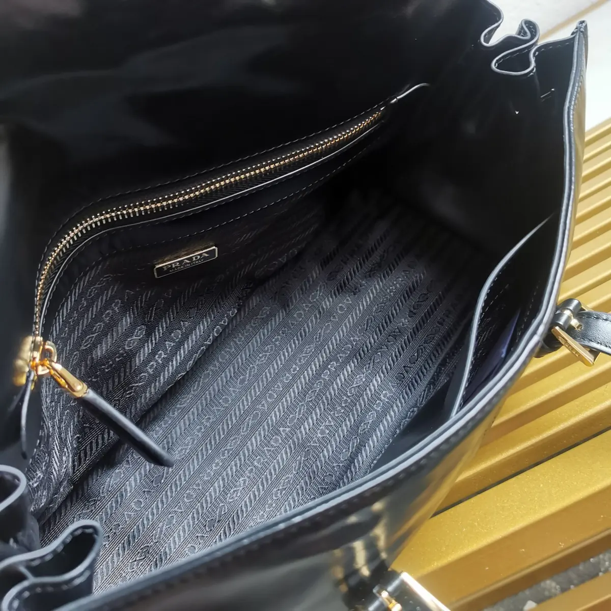 Prada Style Gold Leather Shoulder Bag Lookbook Reference image 6