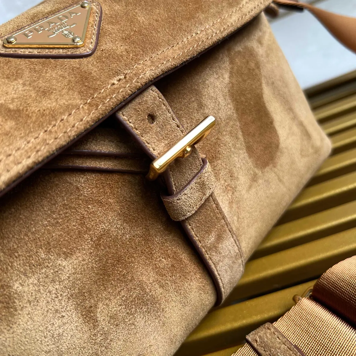 Prada Style Gold Leather Shoulder Bag Lookbook Reference image 4