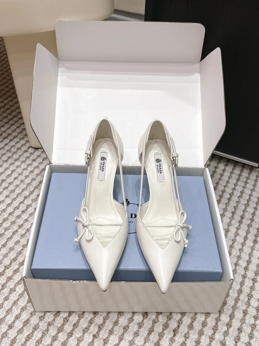Prada Style Green Leather Women's Shoes Lookbook Reference image 1