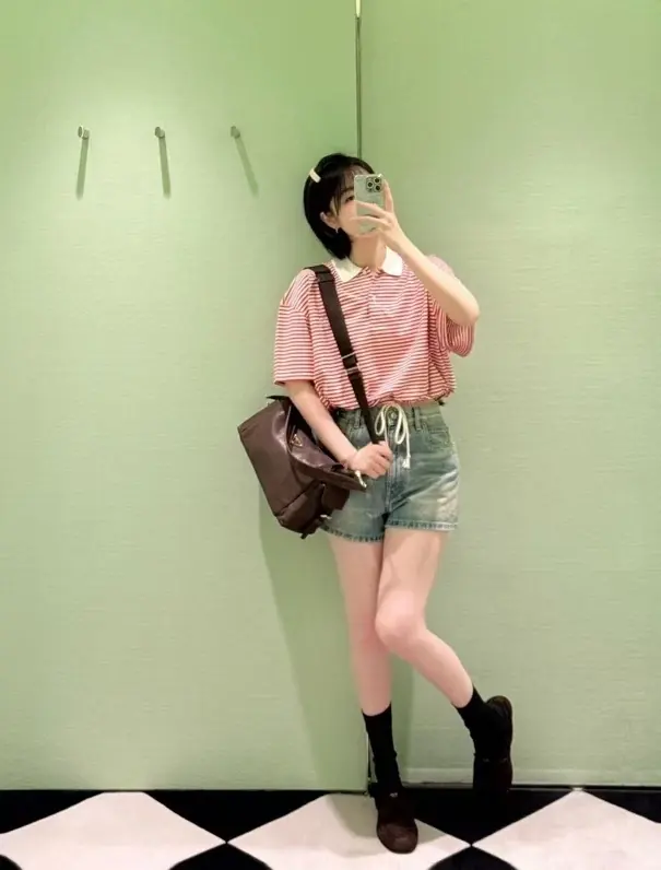 Prada Style Leather Shoulder Bag Lookbook Reference image 1