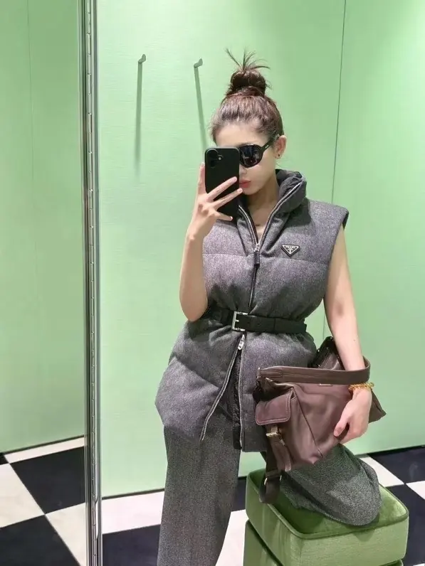Prada Style Leather Shoulder Bag Lookbook Reference image 4