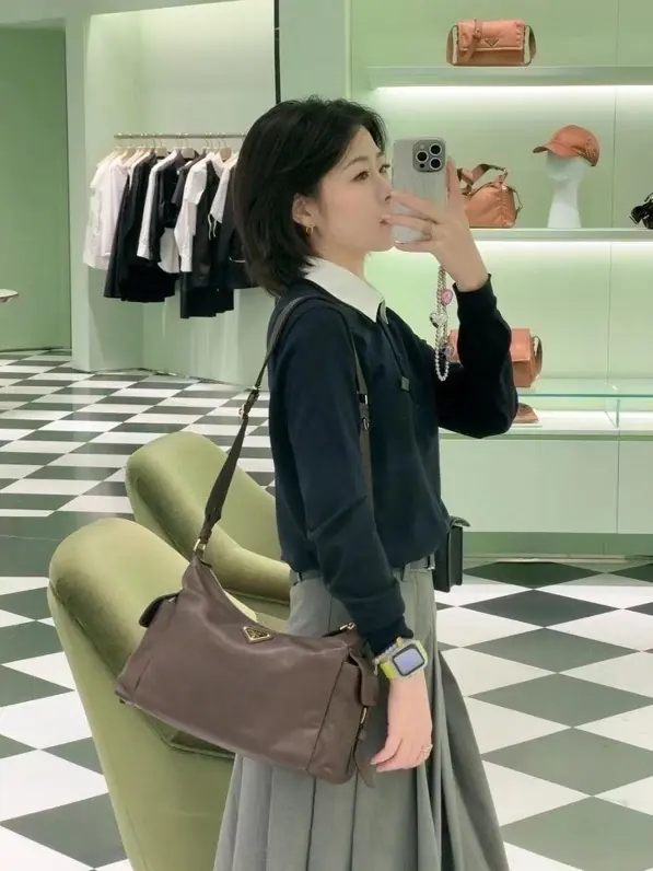 Prada Style Leather Shoulder Bag Lookbook Reference image 5