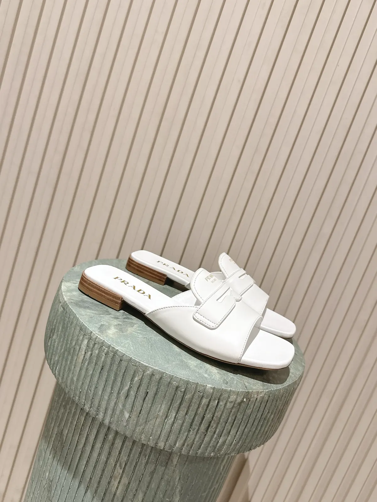 Prada Style Leather Women's Shoes Lookbook Reference image 1