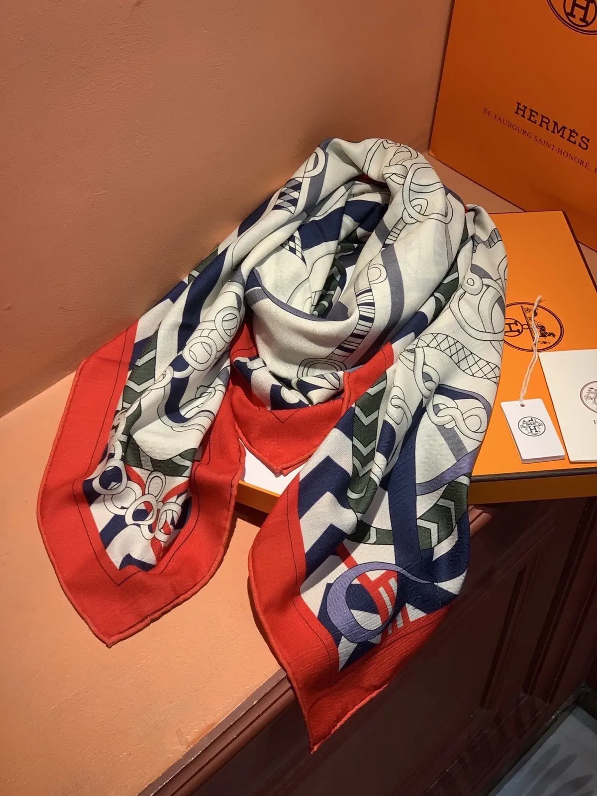 Scarf（围巾） Style Beige Scarf Lookbook Reference image 4
