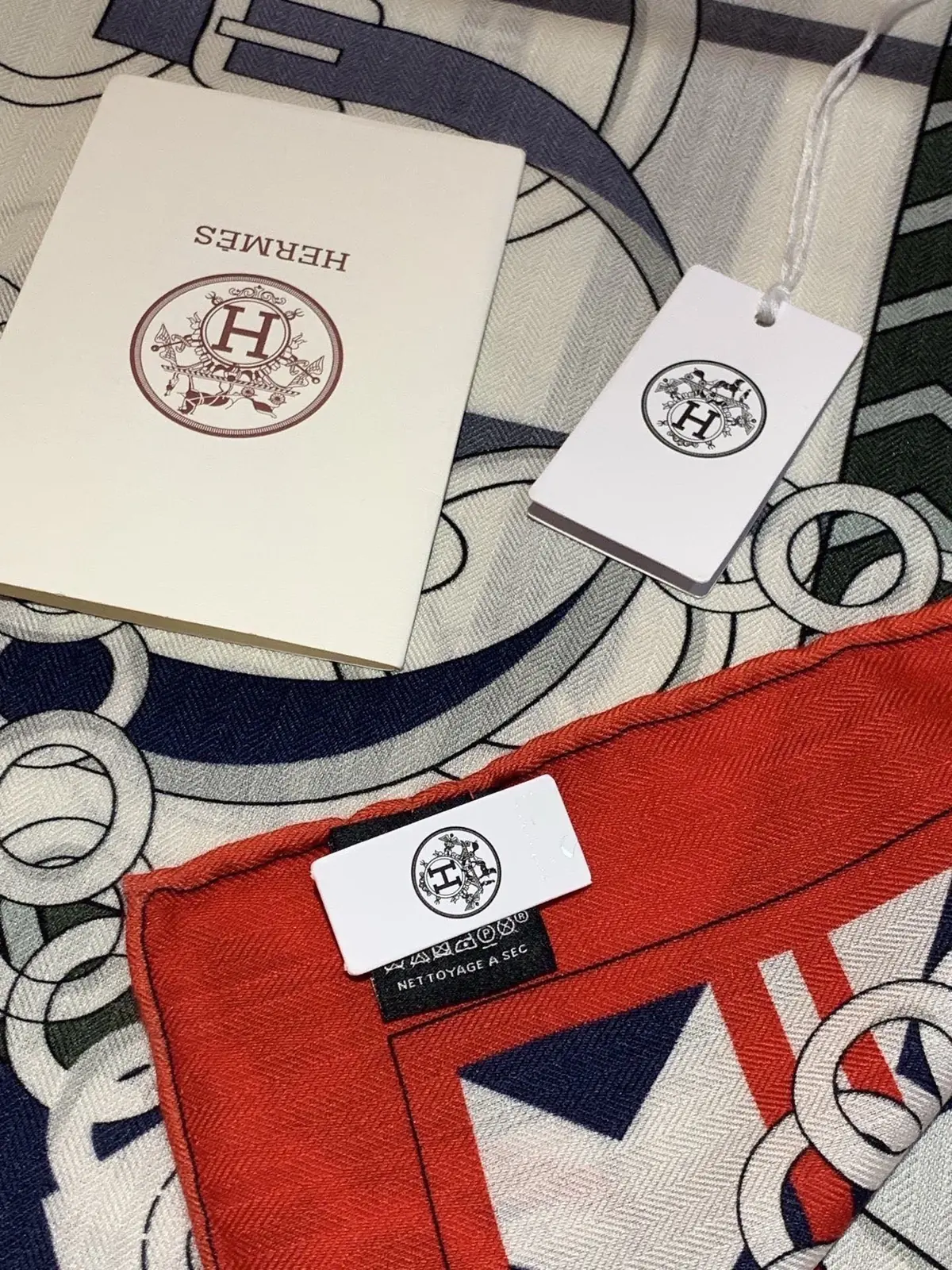 Scarf（围巾） Style Beige Scarf Lookbook Reference image 5