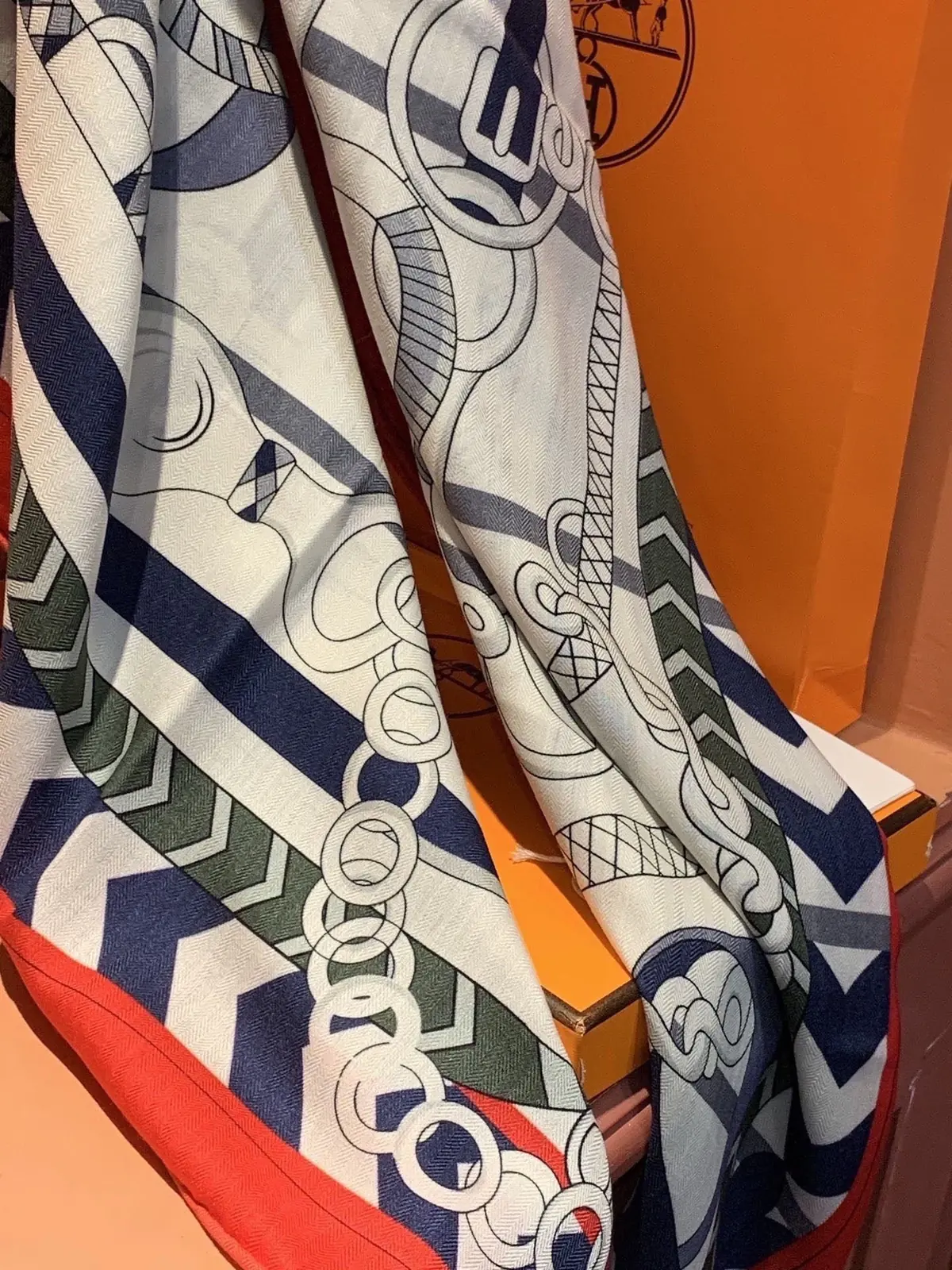 Scarf（围巾） Style Beige Scarf Lookbook Reference image 6