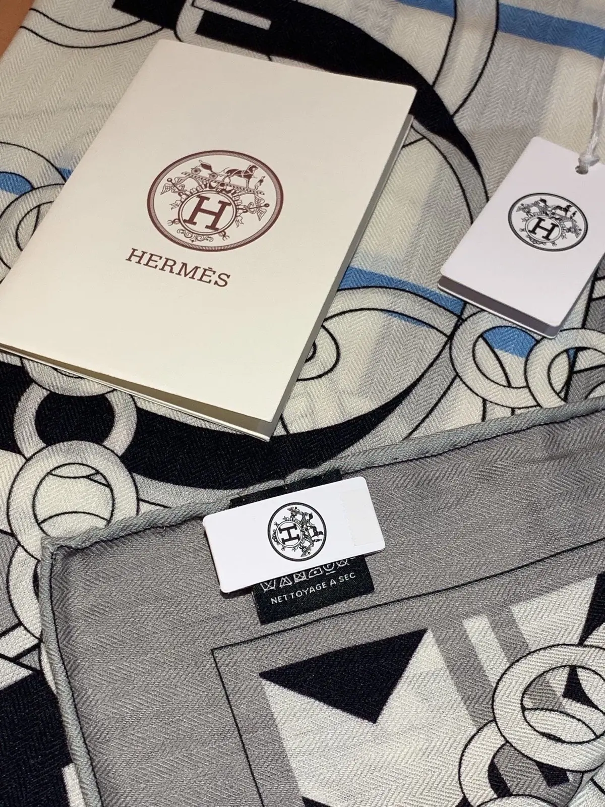Scarf（围巾） Style Beige Scarf Lookbook Reference image 5