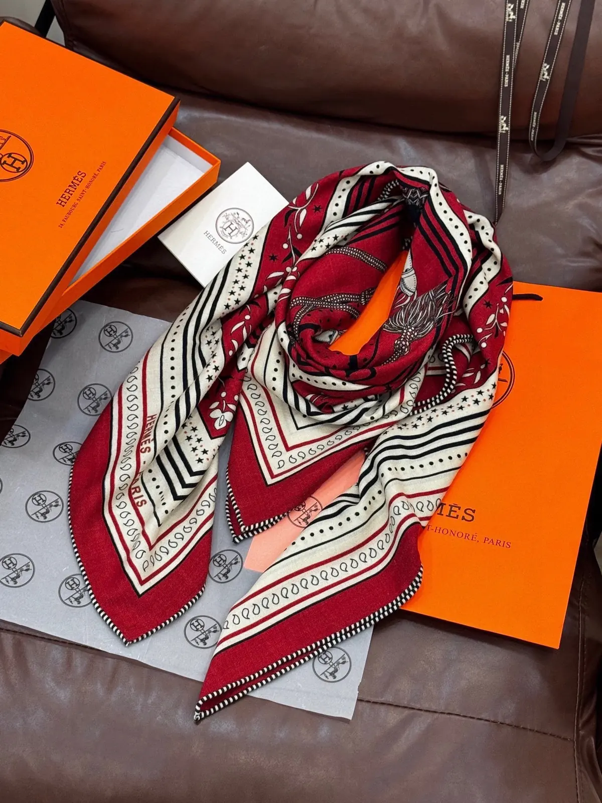 Scarf（围巾） Style Beige Scarf Lookbook Reference image 6