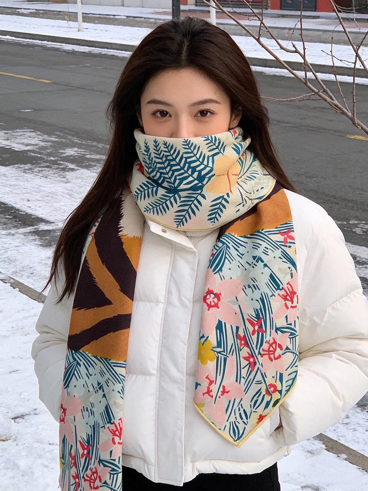 Scarf（围巾） Style Beige Shoulder Bag Lookbook Reference image 1
