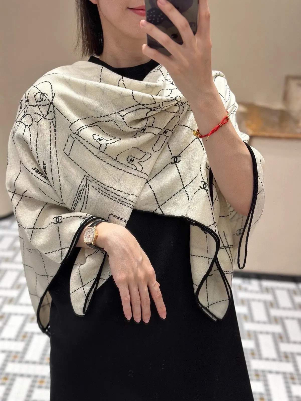 Scarf（围巾） Style Black Scarf Lookbook Reference image 1