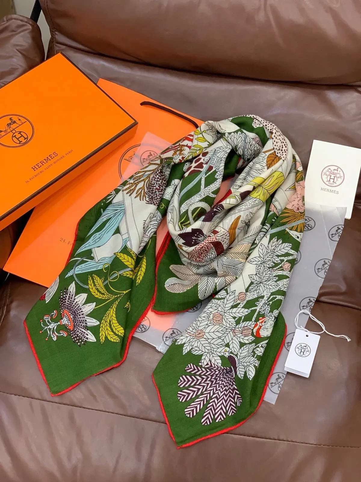 Scarf（围巾） Style White Bag Lookbook Reference image 5