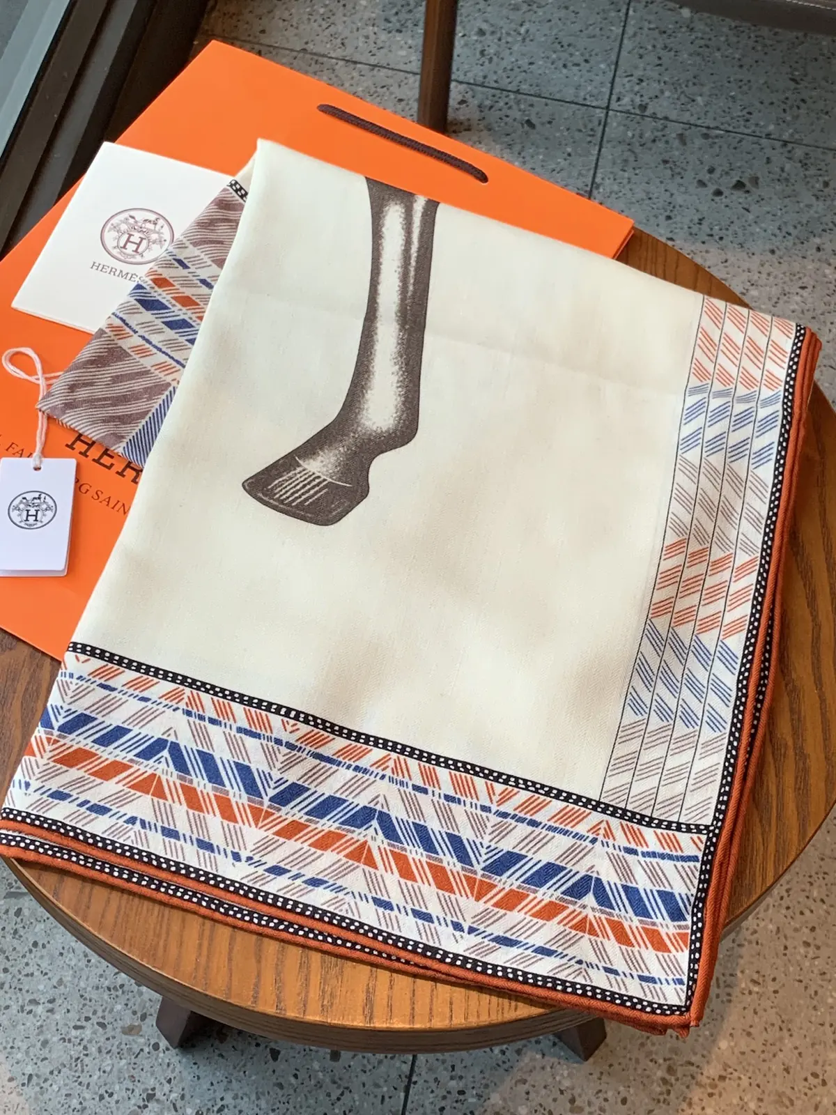Scarf（围巾） Style White Bag Lookbook Reference image 4