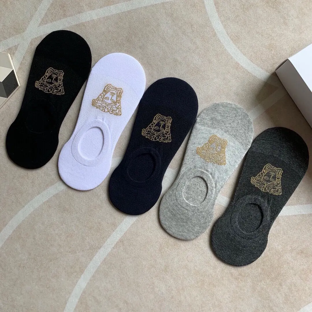 Sock（袜子） Style Black Socks Lookbook Reference image 3