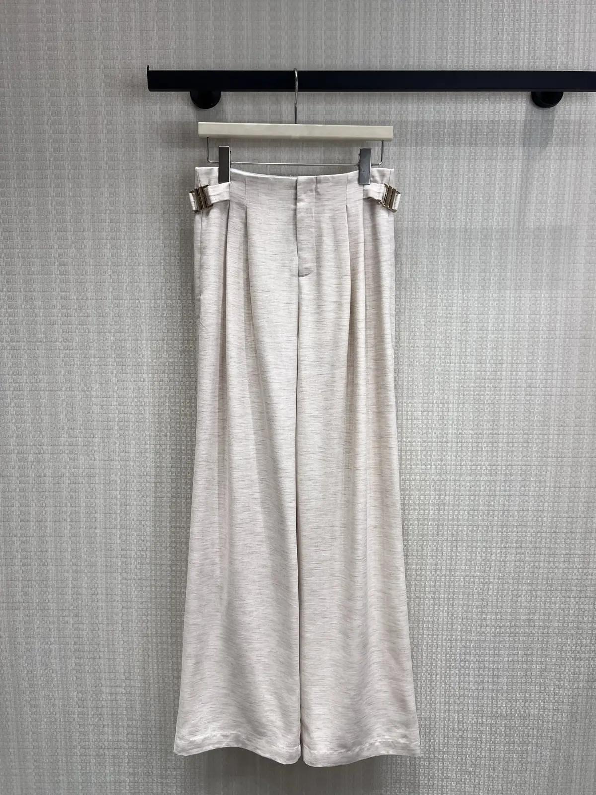 Women's Clothes Style White Clothing Lookbook Reference image 1
