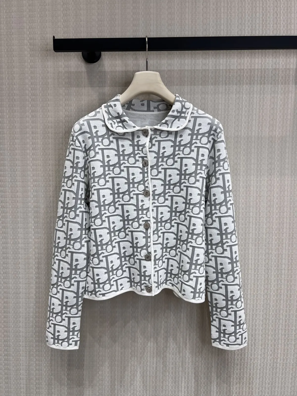 Women's Clothes Style White Clothing Lookbook Reference image 1