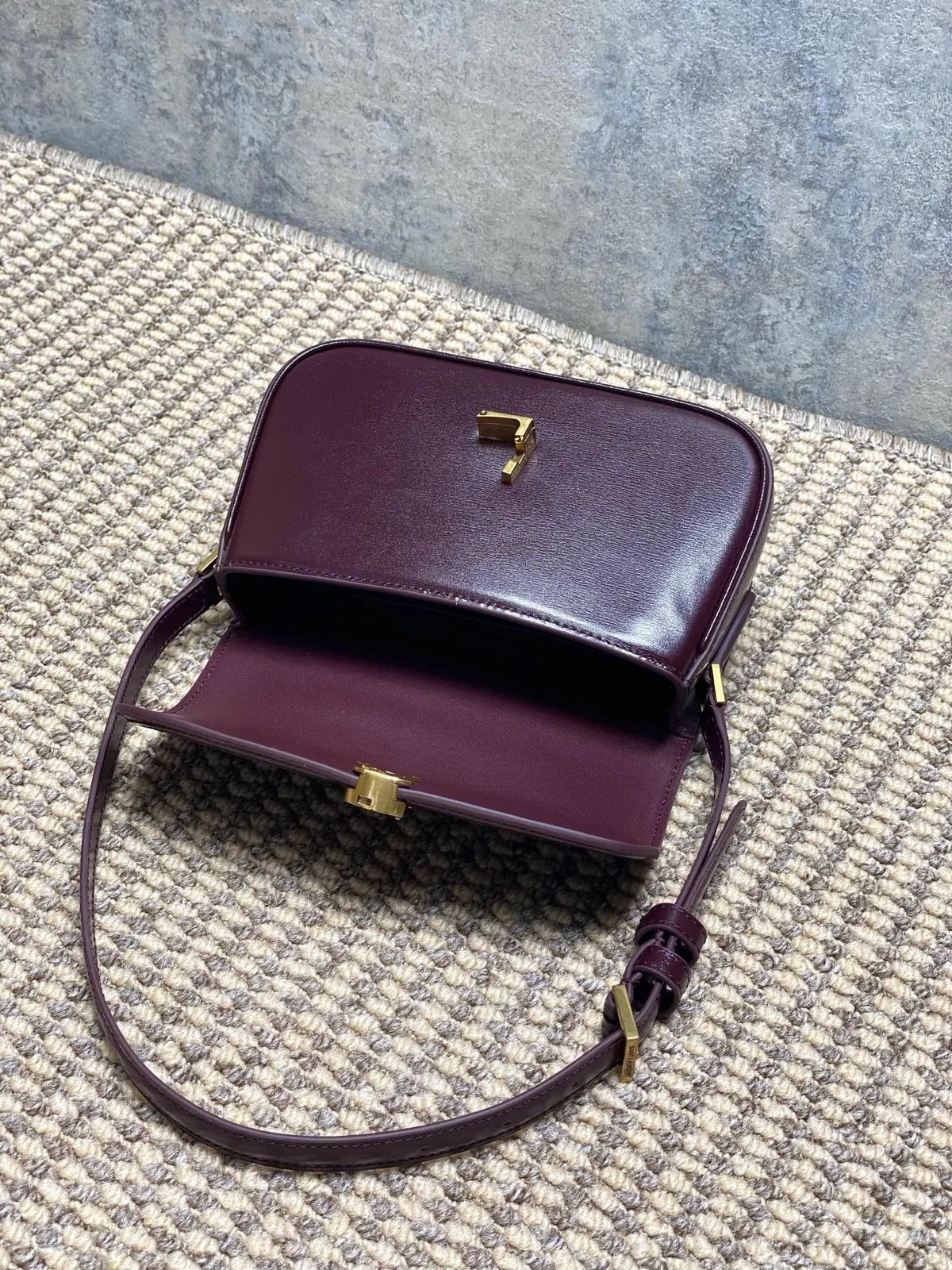 YSL Style Gold Leather Shoulder Bag Lookbook Reference image 5