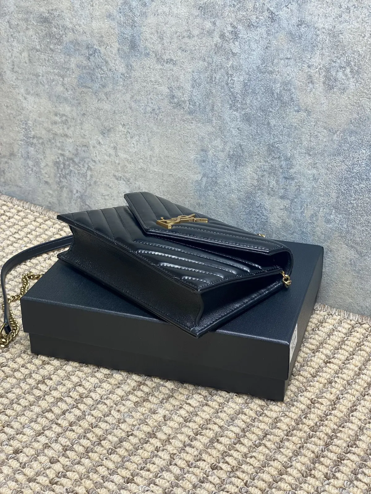 YSL Style Leather Chain Bag Lookbook Reference image 4