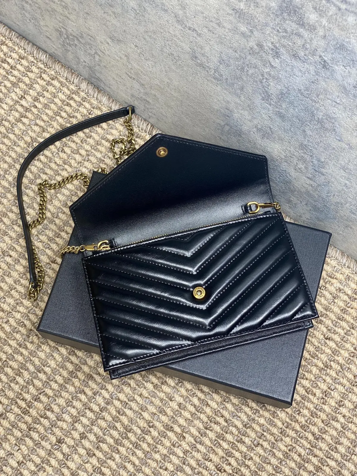 YSL Style Leather Chain Bag Lookbook Reference image 5