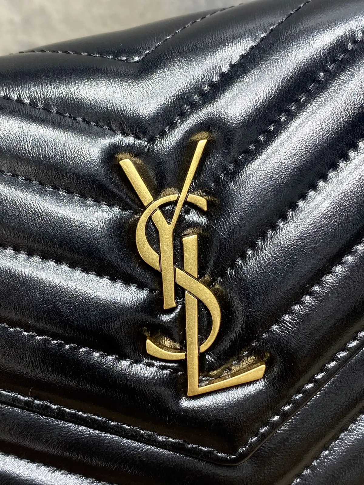 YSL Style Leather Chain Bag Lookbook Reference image 6