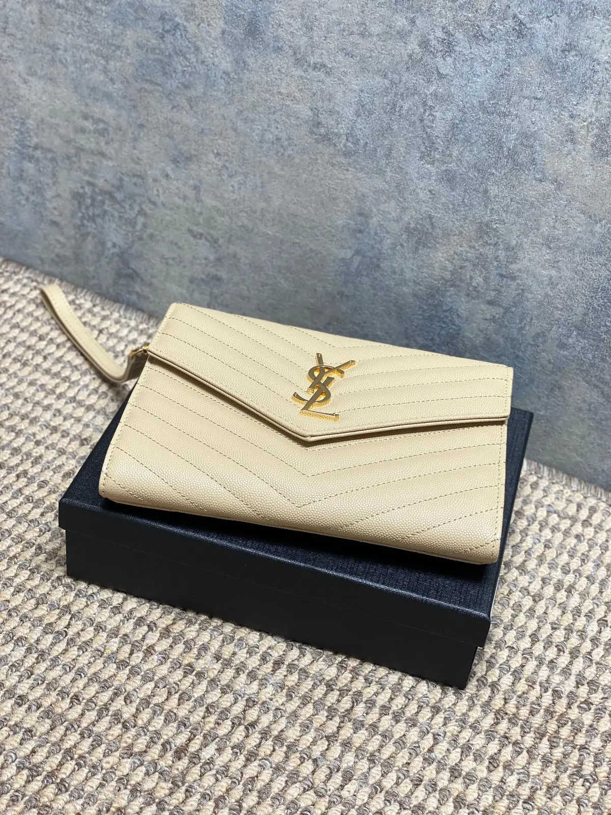 YSL Style Leather Clutch Lookbook Reference image 3