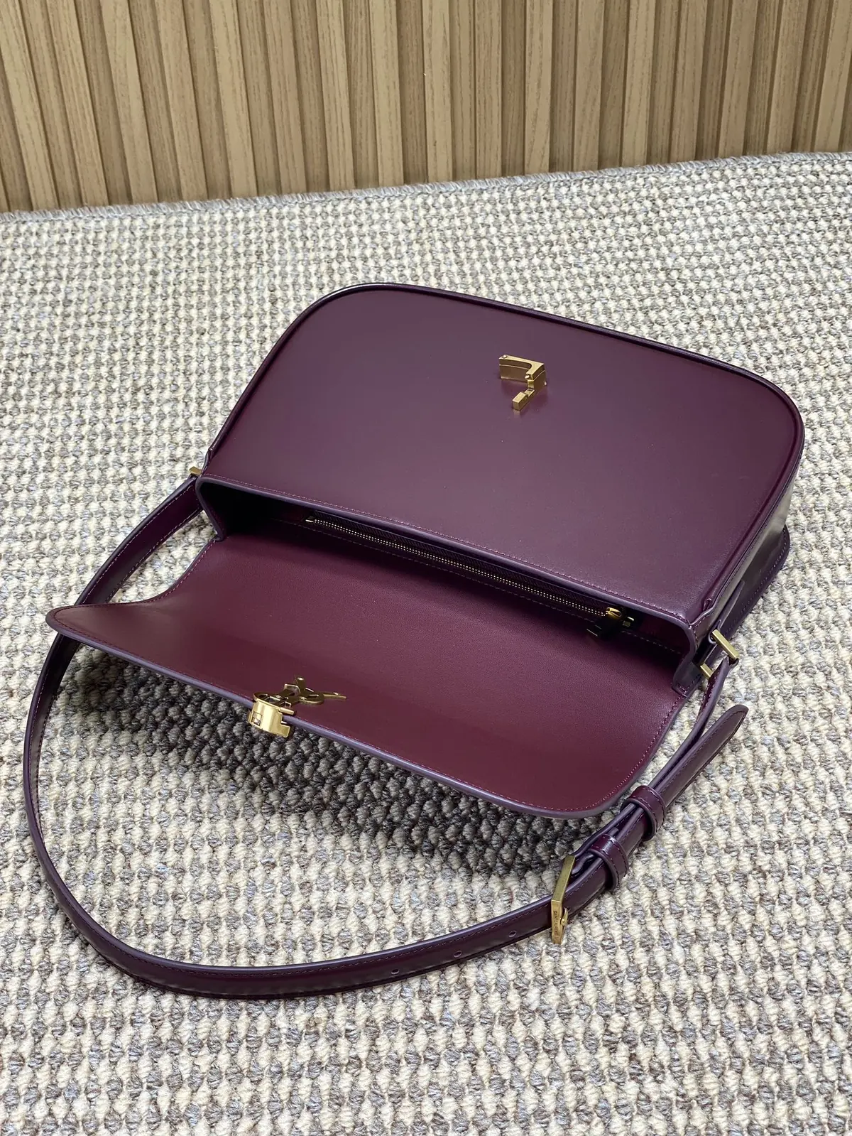 YSL Style Leather Shoulder Bag Lookbook Reference image 5