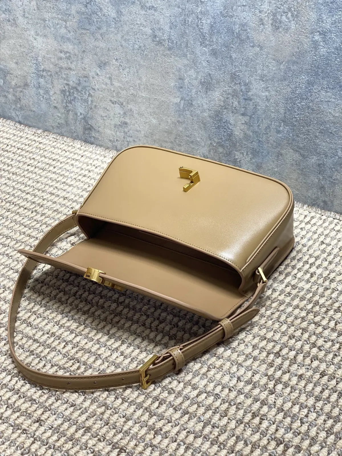 YSL Style Leather Shoulder Bag Lookbook Reference image 5