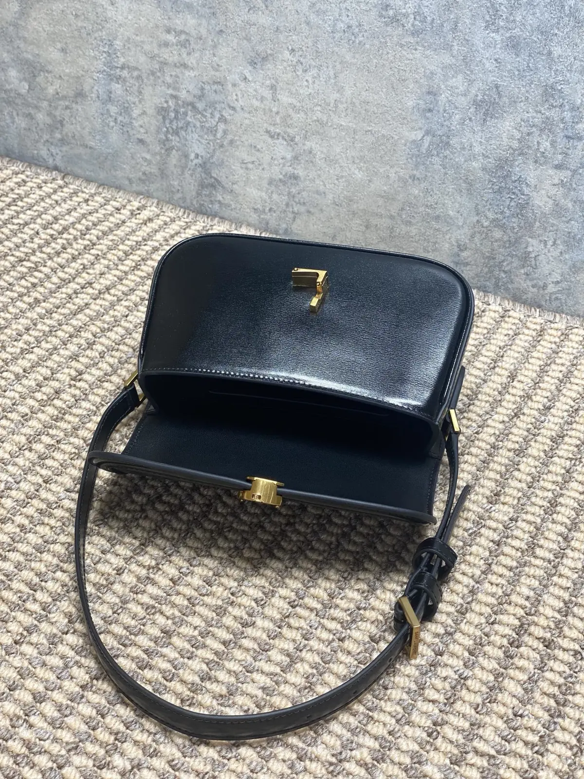 YSL Style Leather Shoulder Bag Lookbook Reference image 5