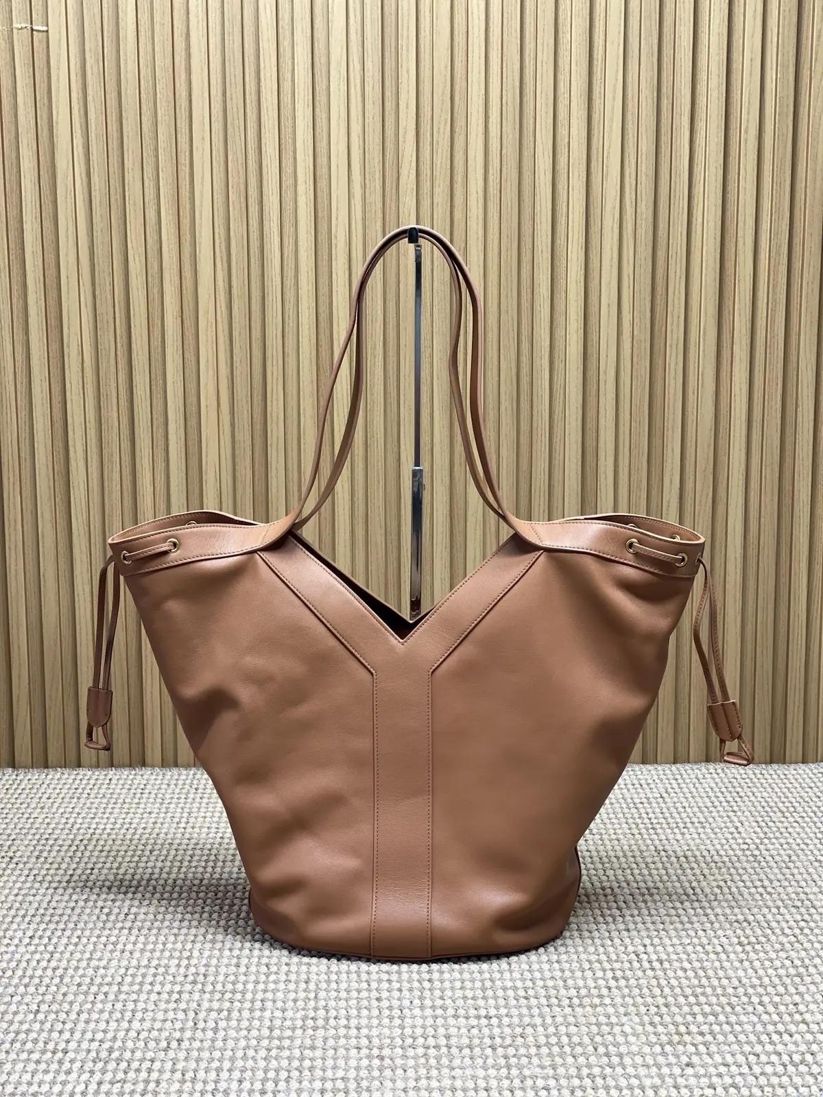 YSL Style Leather Tote Bag Lookbook Reference image 2