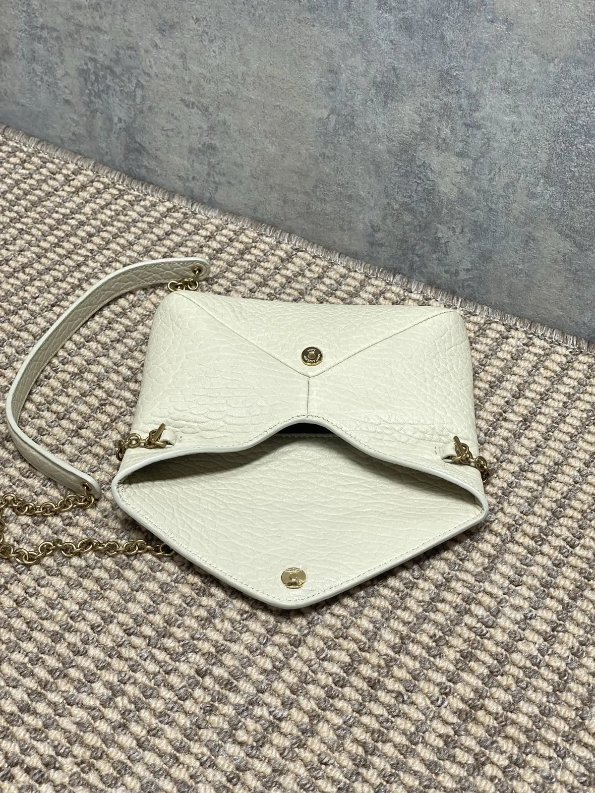 YSL Style White Leather Chain Bag Bags Chain Bag detail image 5 from source 729394